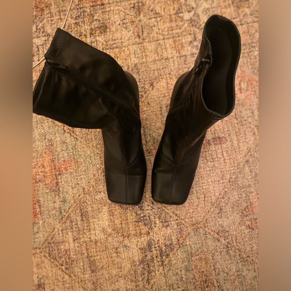 Square toe bootie - Picture 3 of 4